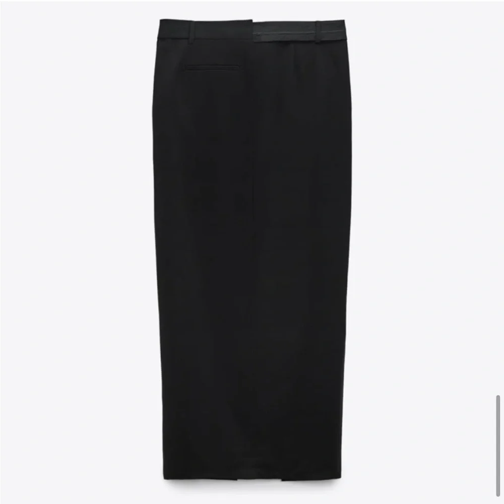 ZARA DOUBLE WAISTED SKIRT. Black. Size XS. NWT.